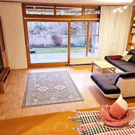Apartment Etagenwohnung Mit Garten *