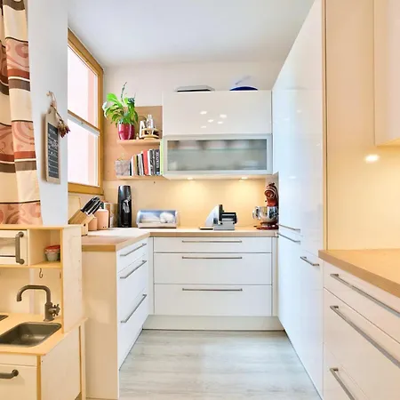 Apartment Etagenwohnung Mit Garten